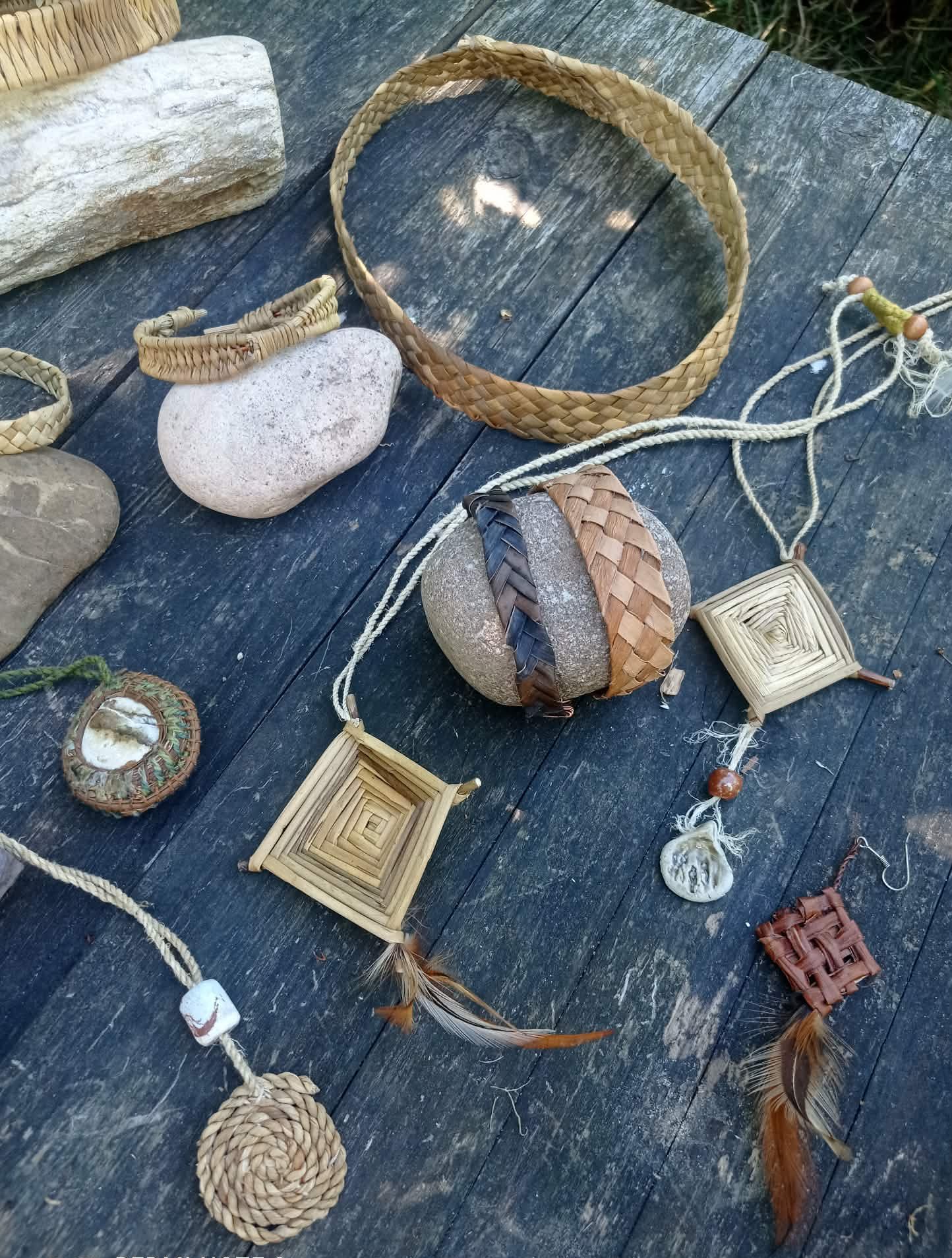 Bijoux vannerie écorces et plantes